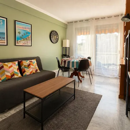 Charming Quiet 2-room Apartment, Floor Private Parking * Cannes